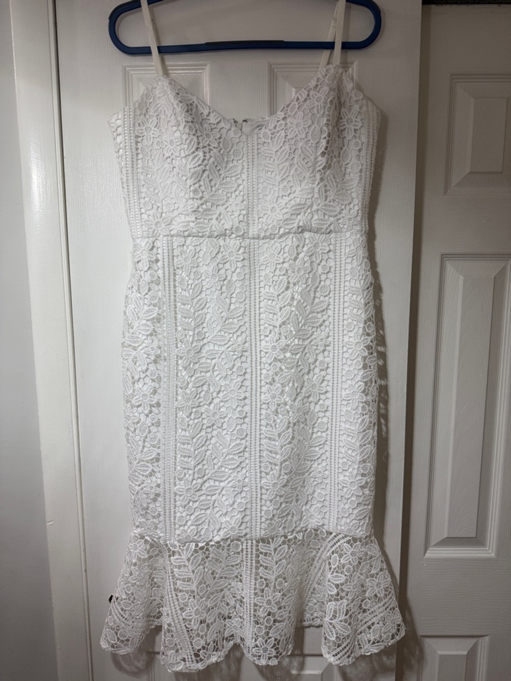 🤍 White Lace Spaghetti-Strap Midi Dress with Flared Hem 🤍